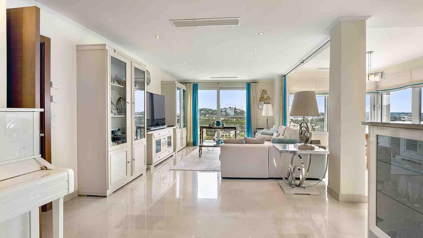 3 soveværelse Villa til salg i Costa de la Calma med swimmingpool - € 2.980.000 (Ref: 8944935)