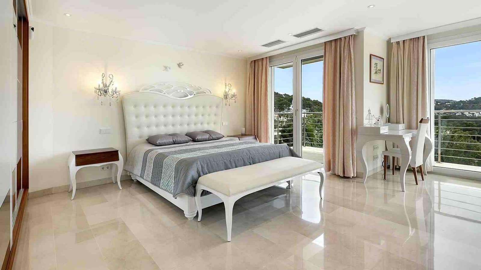 3 soveværelse Villa til salg i Costa de la Calma med swimmingpool - € 2.980.000 (Ref: 8944935)