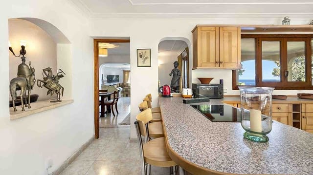 5 soveværelse Villa til salg i Cala Vinyes / Cala Vinyas / Cala Viñas, Calvià med swimmingpool garage - € 1.550.000 (Ref: 8977652)