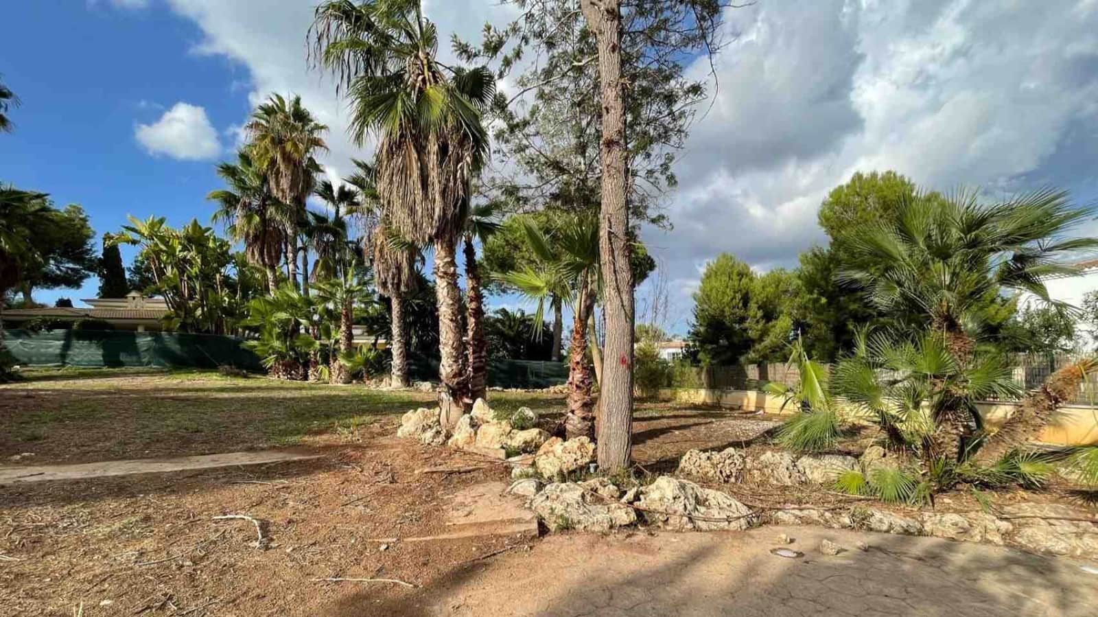 Grunde uden byggetilladelser til salg i Santa Ponsa - € 1.850.000 (Ref: 9004521)