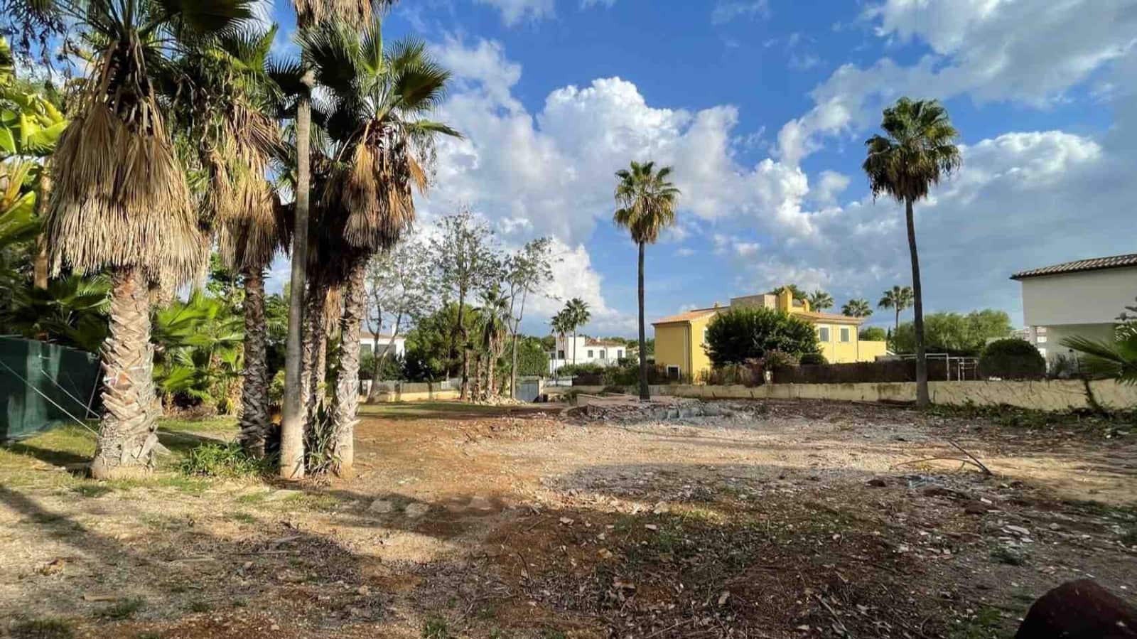 Grunde uden byggetilladelser til salg i Santa Ponsa - € 1.850.000 (Ref: 9004521)