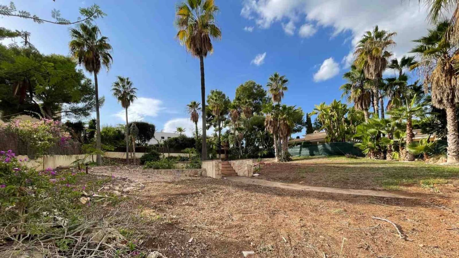 Grunde uden byggetilladelser til salg i Santa Ponsa - € 1.850.000 (Ref: 9004521)