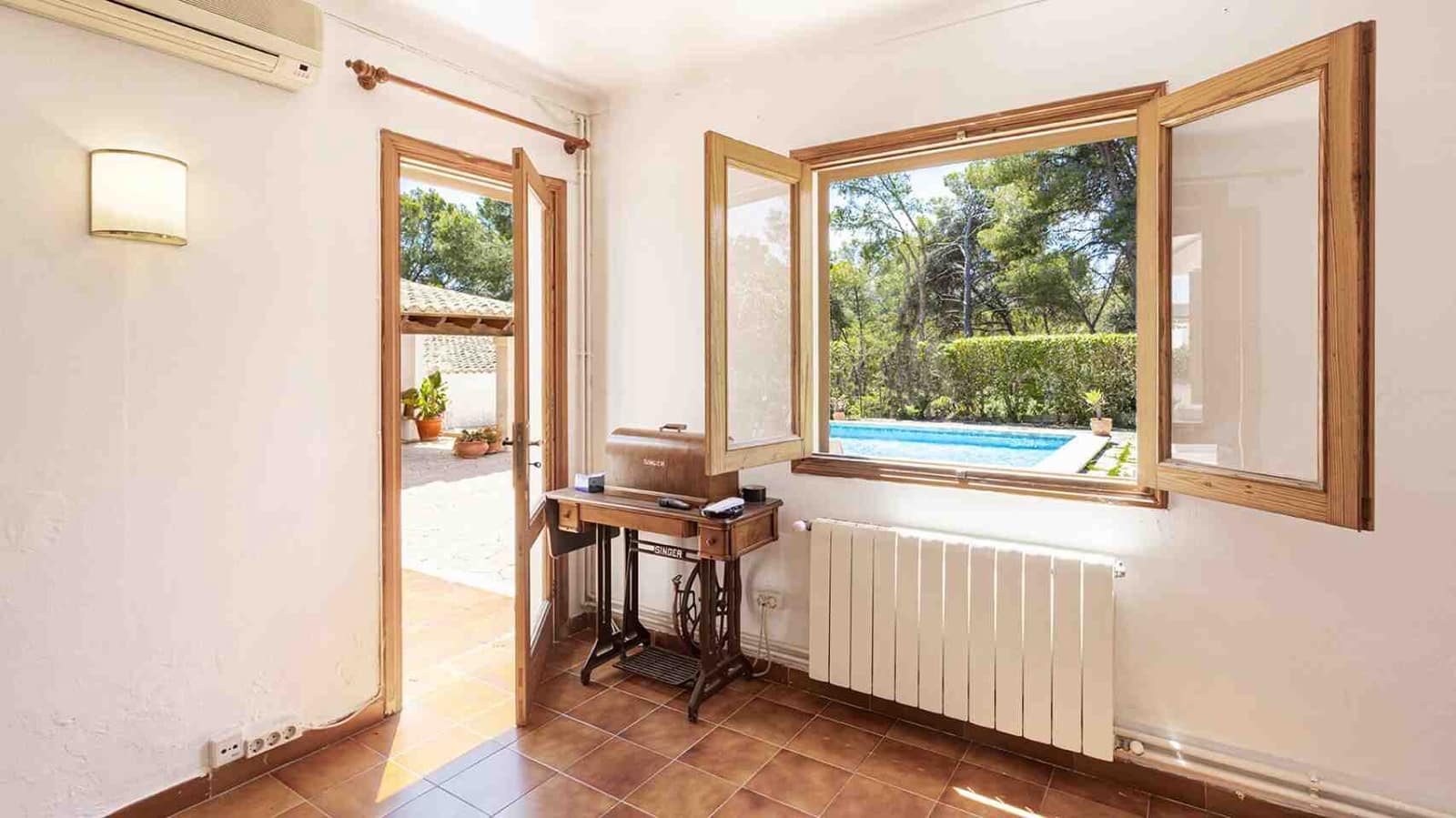 4 soverom Villa til salgs i Santa Ponsa med svømmebasseng garasje - € 1 950 000 (Ref: 9009924)