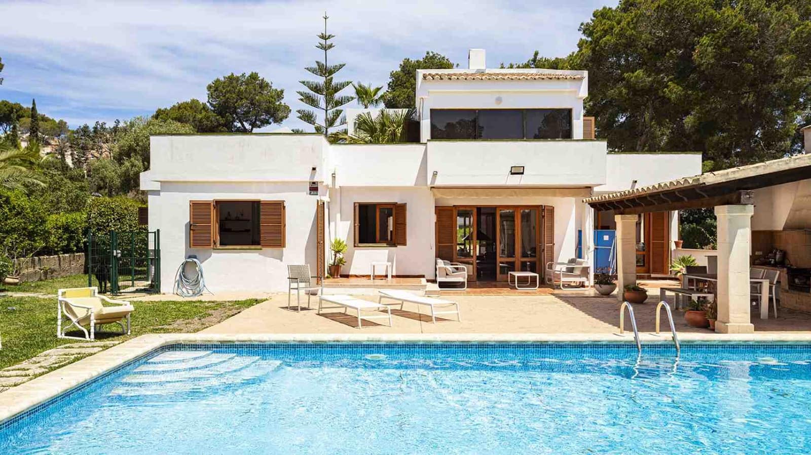 4 soverom Villa til salgs i Santa Ponsa med svømmebasseng garasje - € 1 950 000 (Ref: 9009924)