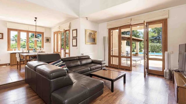 4 Zimmer Villa zu verkaufen in Santa Ponsa, Calvià mit Pool Garage - 1.950.000 € (Ref: 9009924)