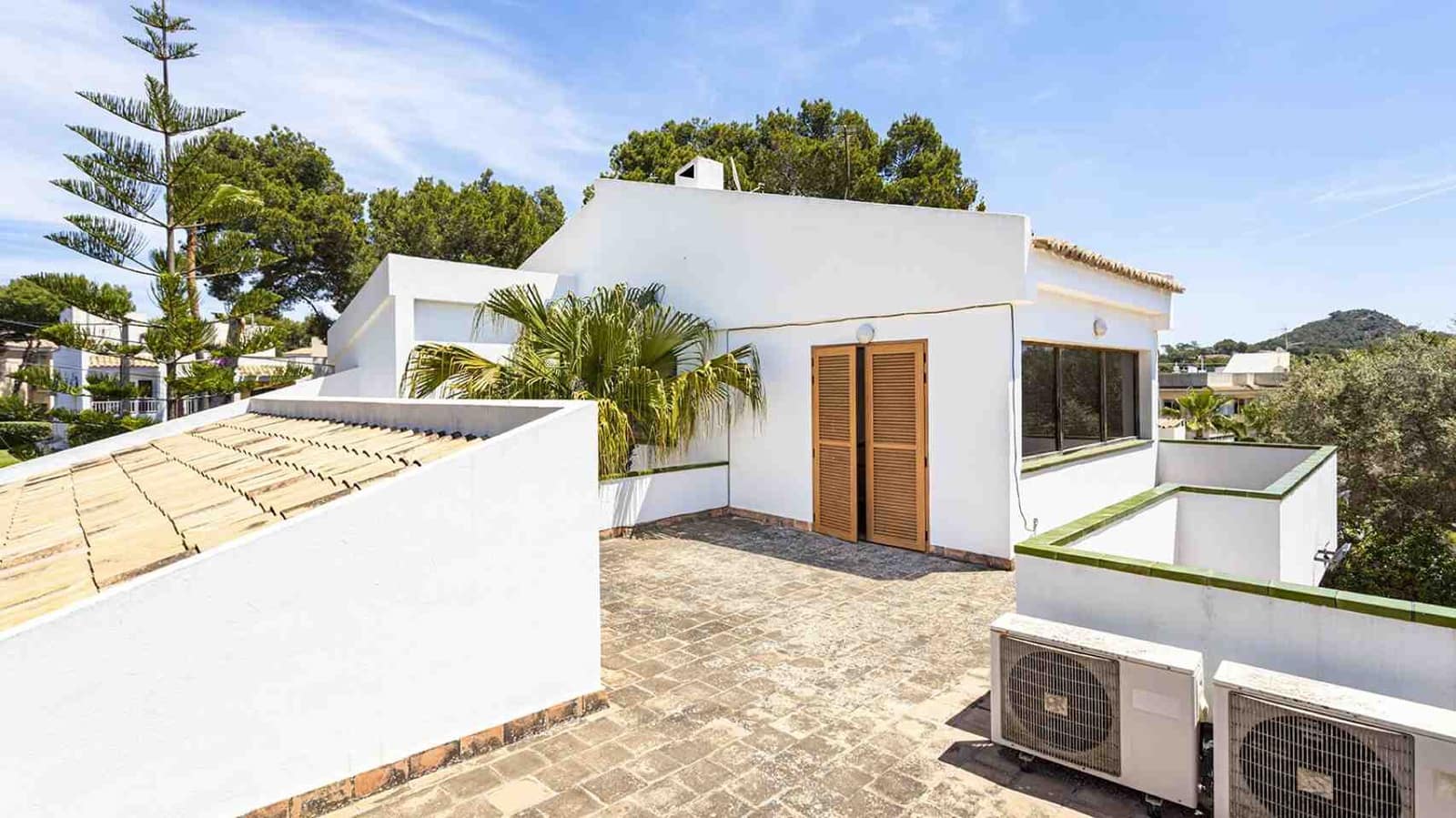 4 soverom Villa til salgs i Santa Ponsa med svømmebasseng garasje - € 1 950 000 (Ref: 9009924)