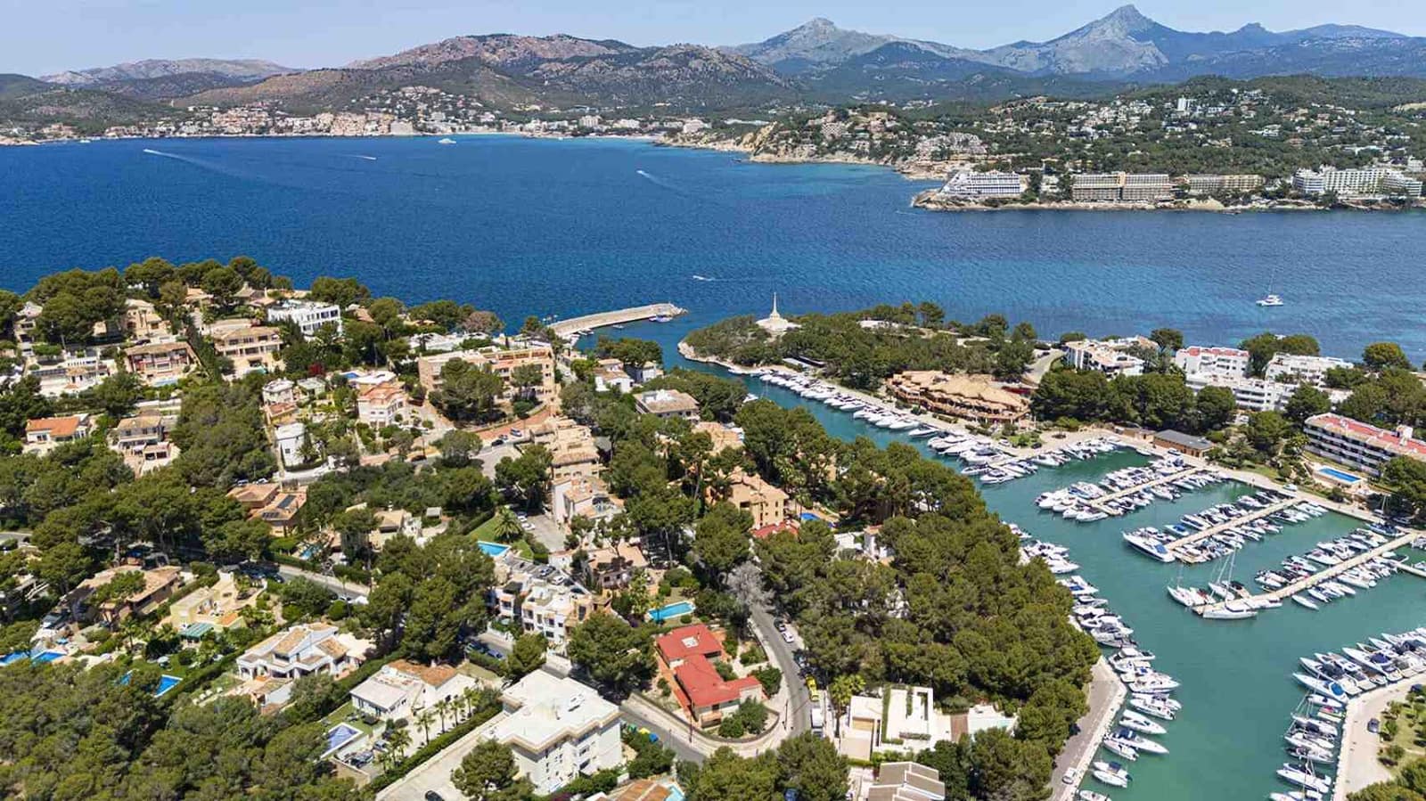 4 soverom Villa til salgs i Santa Ponsa med svømmebasseng garasje - € 1 950 000 (Ref: 9009924)