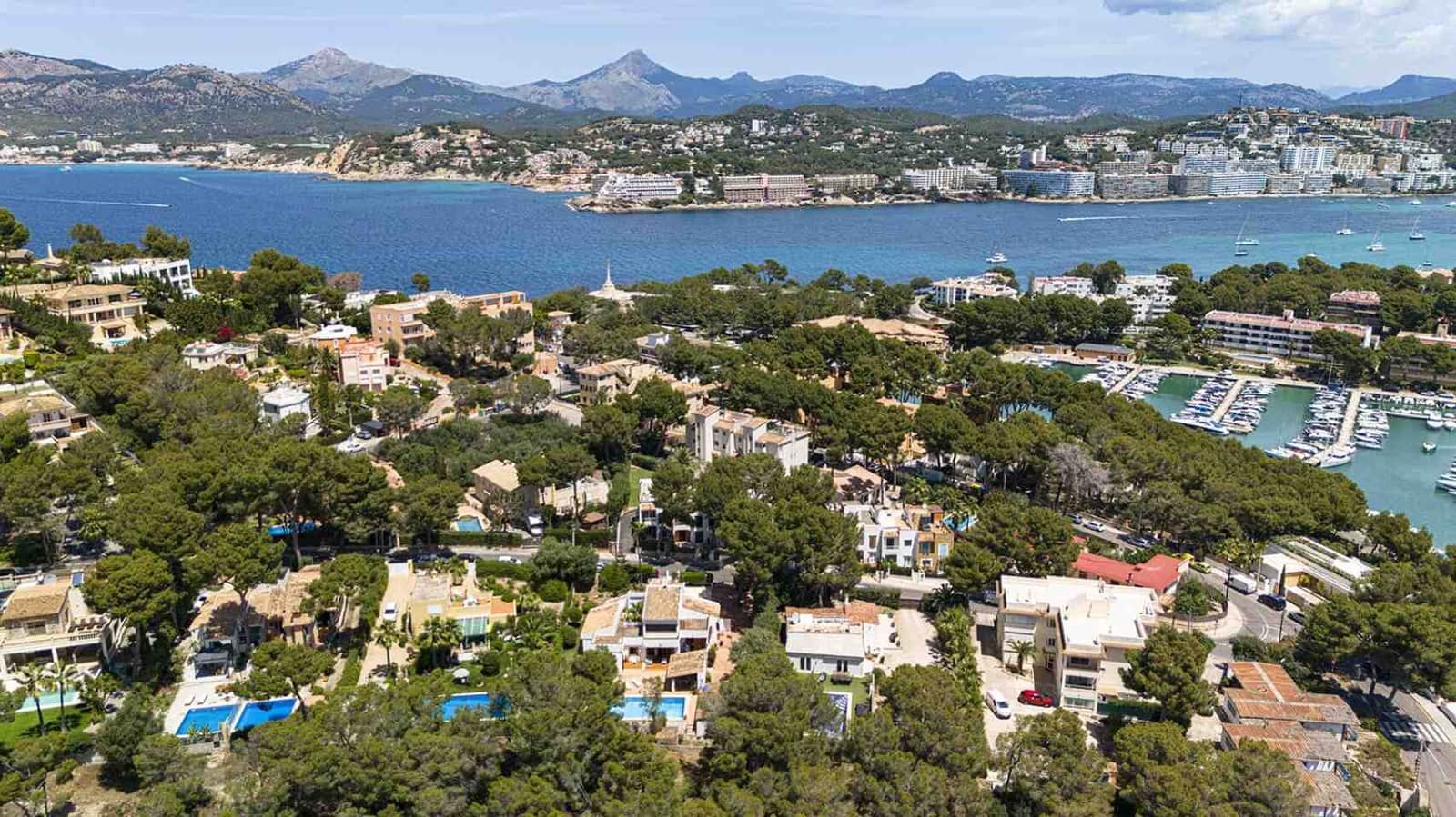 4 soverom Villa til salgs i Santa Ponsa med svømmebasseng garasje - € 1 950 000 (Ref: 9009924)