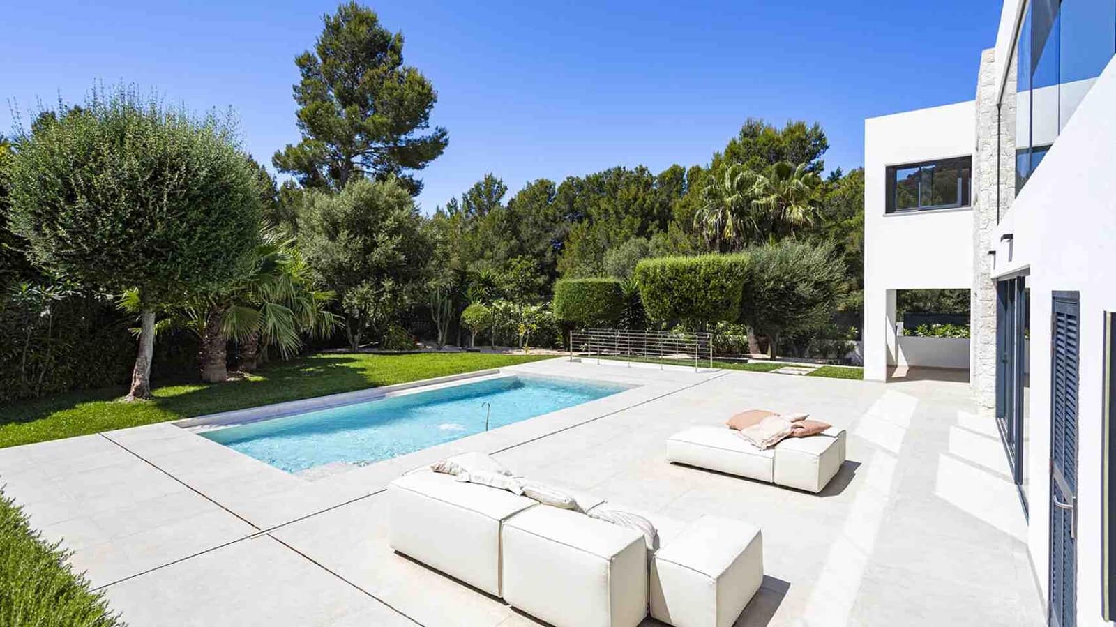 6 soverom Villa til salgs i Santa Ponsa med svømmebasseng garasje - € 4 495 000 (Ref: 9022005)