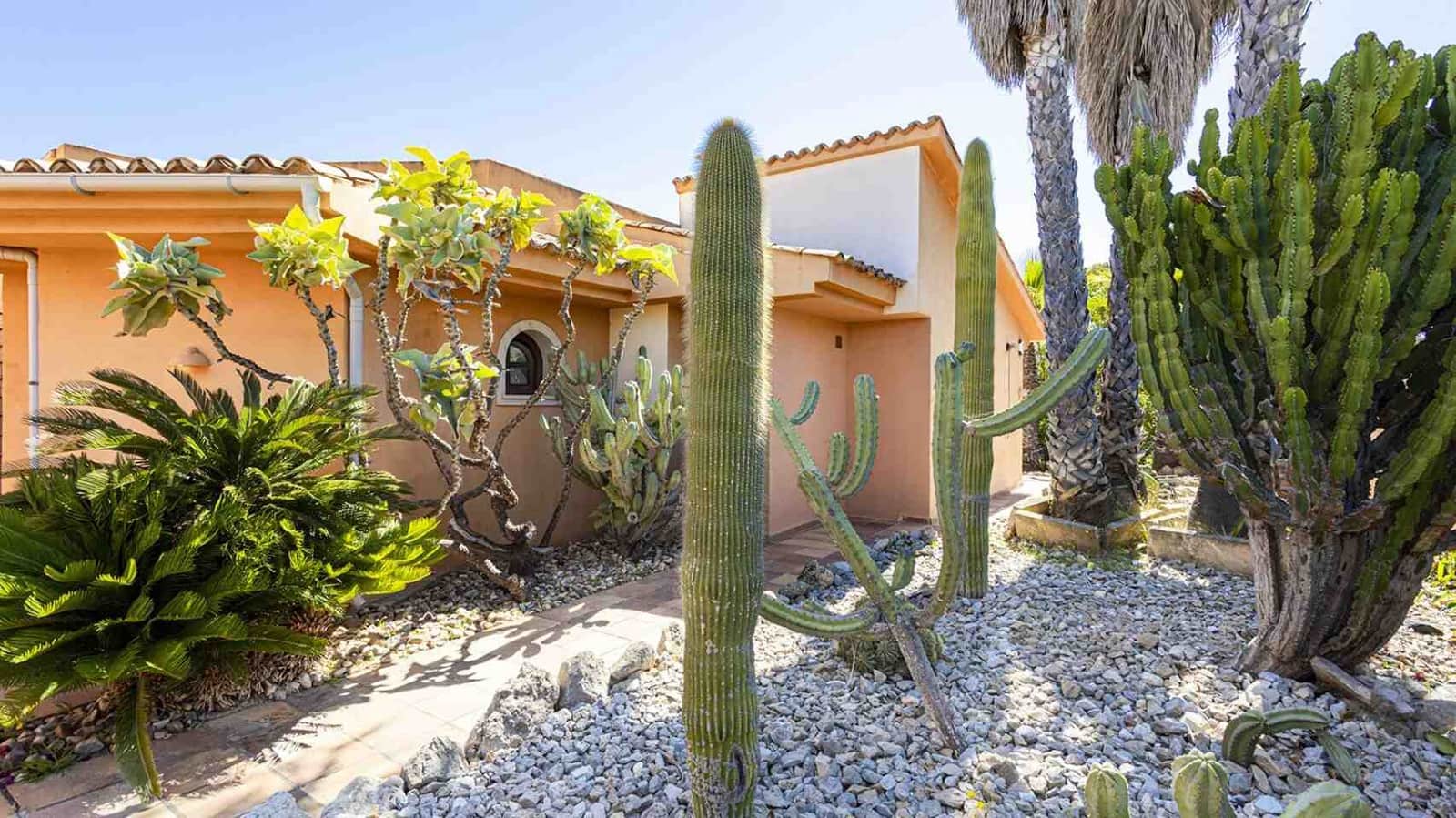 4 soveværelse Villa til salg i Santa Ponsa med swimmingpool garage - € 2.300.000 (Ref: 9028986)