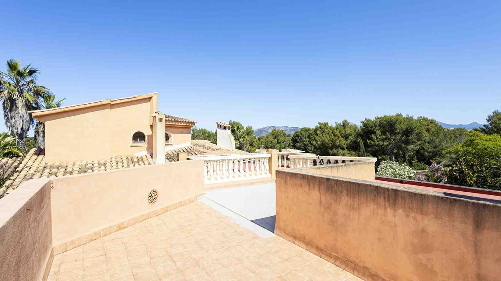 4 soveværelse Villa til salg i Santa Ponsa med swimmingpool garage - € 2.300.000 (Ref: 9028986)