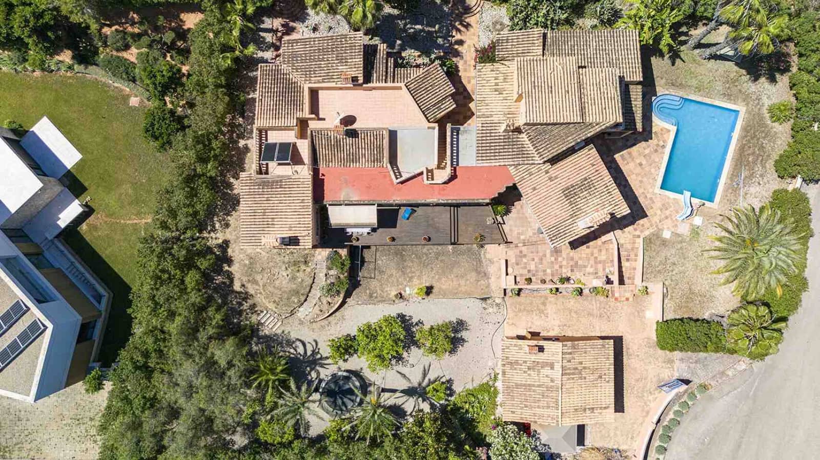 4 soveværelse Villa til salg i Santa Ponsa med swimmingpool garage - € 2.300.000 (Ref: 9028986)