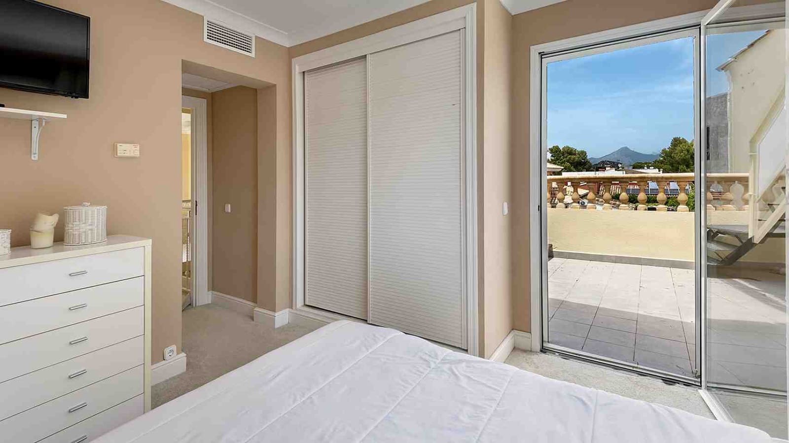 5 bedroom Villa for sale in El Toro / Port Adriano with pool garage - € 1,795,000 (Ref: 9035868)