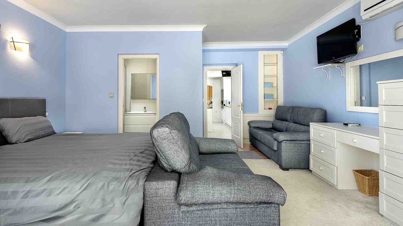 5 bedroom Villa for sale in El Toro / Port Adriano with pool garage - € 1,795,000 (Ref: 9035868)