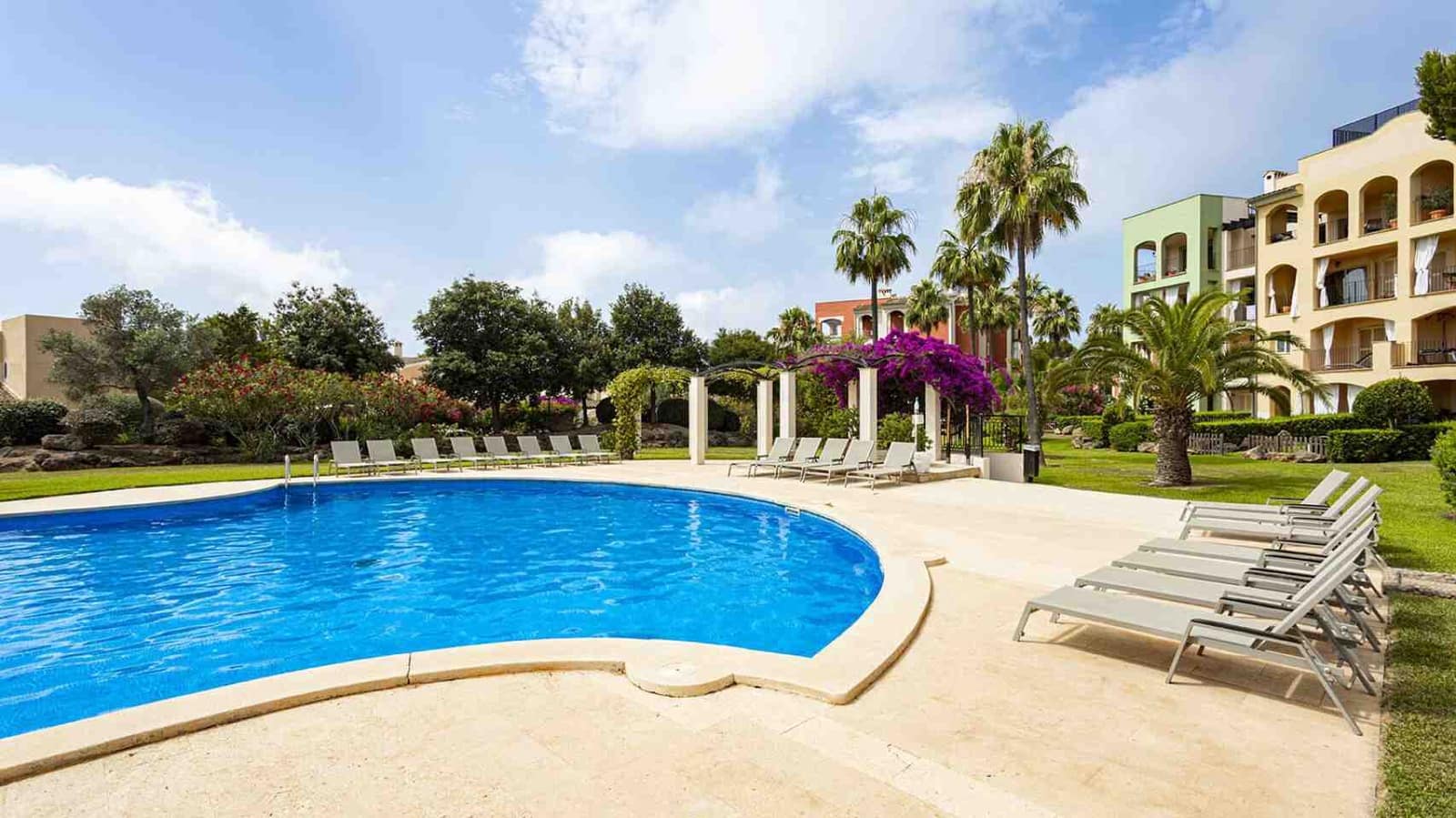 1 Zimmer Apartment zu verkaufen in Santa Ponsa mit Pool - 635.000 € (Ref: 9046442)