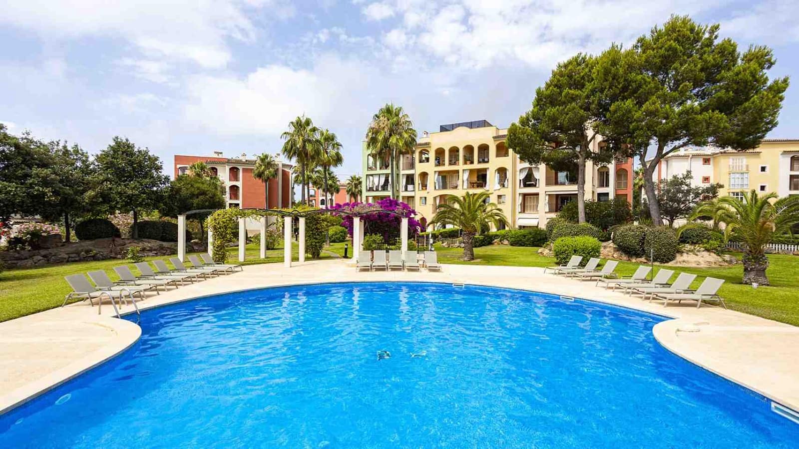 1 Zimmer Apartment zu verkaufen in Santa Ponsa mit Pool - 635.000 € (Ref: 9046442)