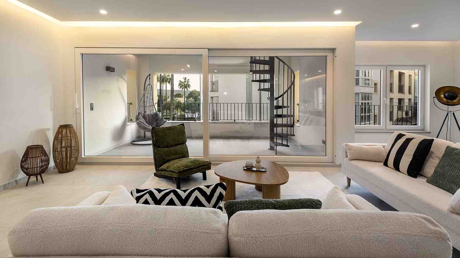 3 bedroom Penthouse for sale in Santa Ponsa with pool - € 1,700,000 (Ref: 9049991)