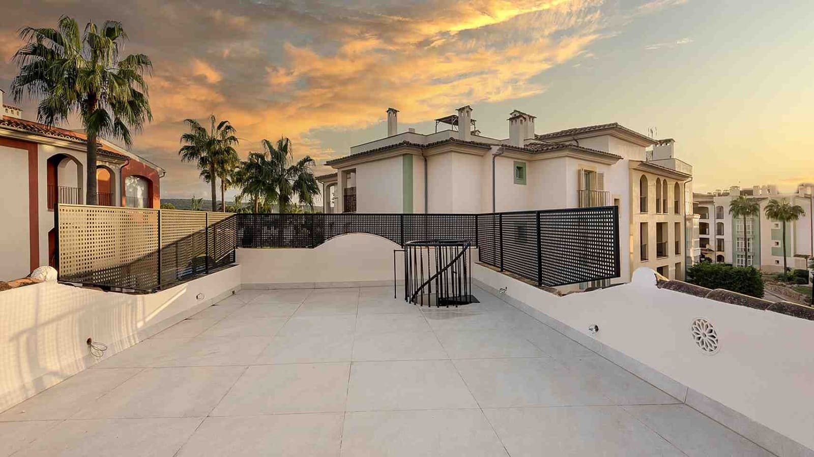 3 bedroom Penthouse for sale in Santa Ponsa with pool - € 1,700,000 (Ref: 9049991)