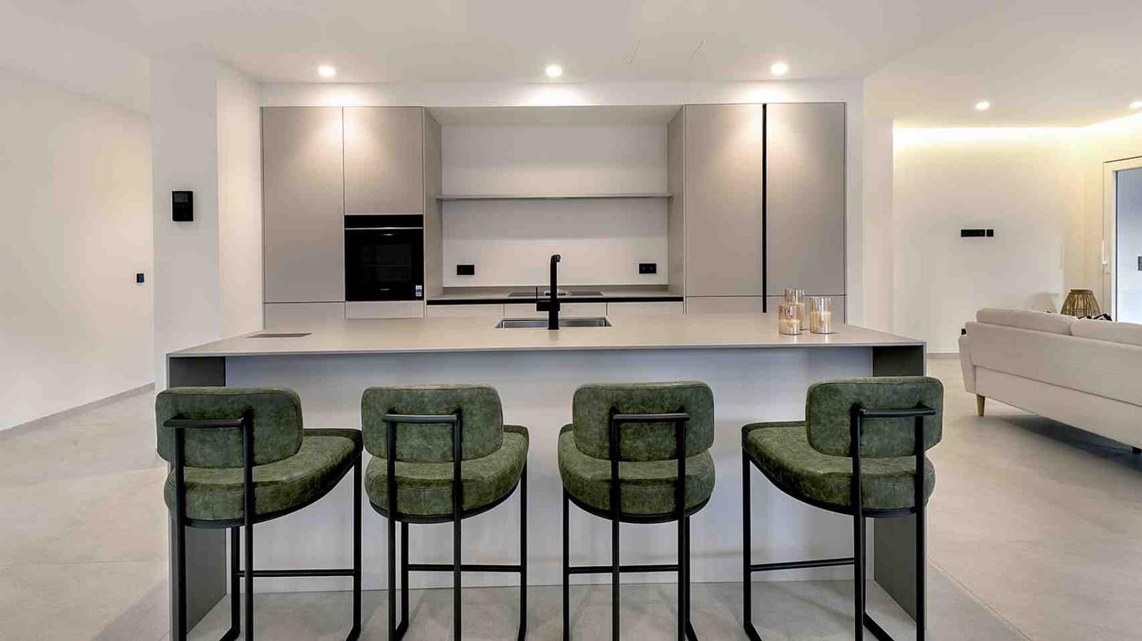 3 bedroom Penthouse for sale in Santa Ponsa with pool - € 1,700,000 (Ref: 9049991)