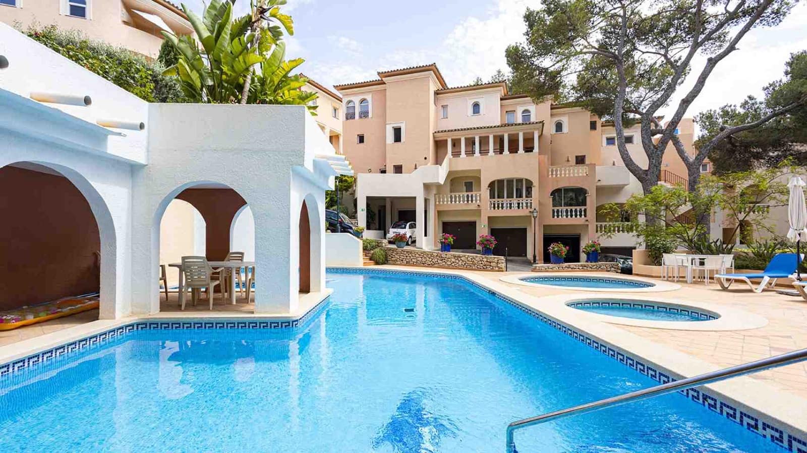 2 soveværelse Lejlighed til salg i Cala Fornells med swimmingpool - € 850.000 (Ref: 9058162)