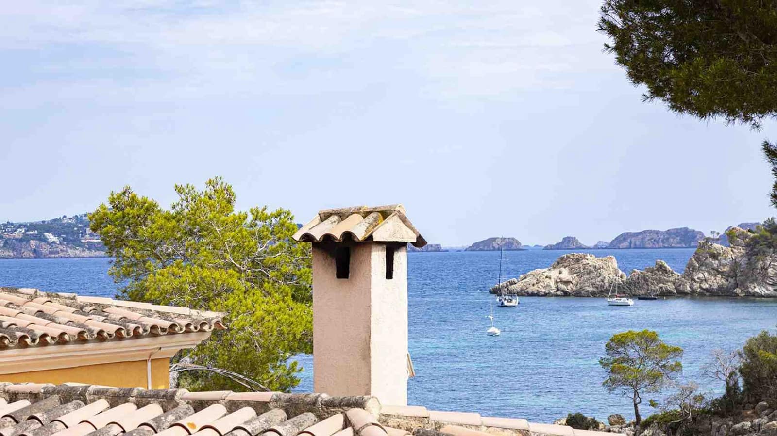 2 soveværelse Lejlighed til salg i Cala Fornells med swimmingpool - € 850.000 (Ref: 9058162)