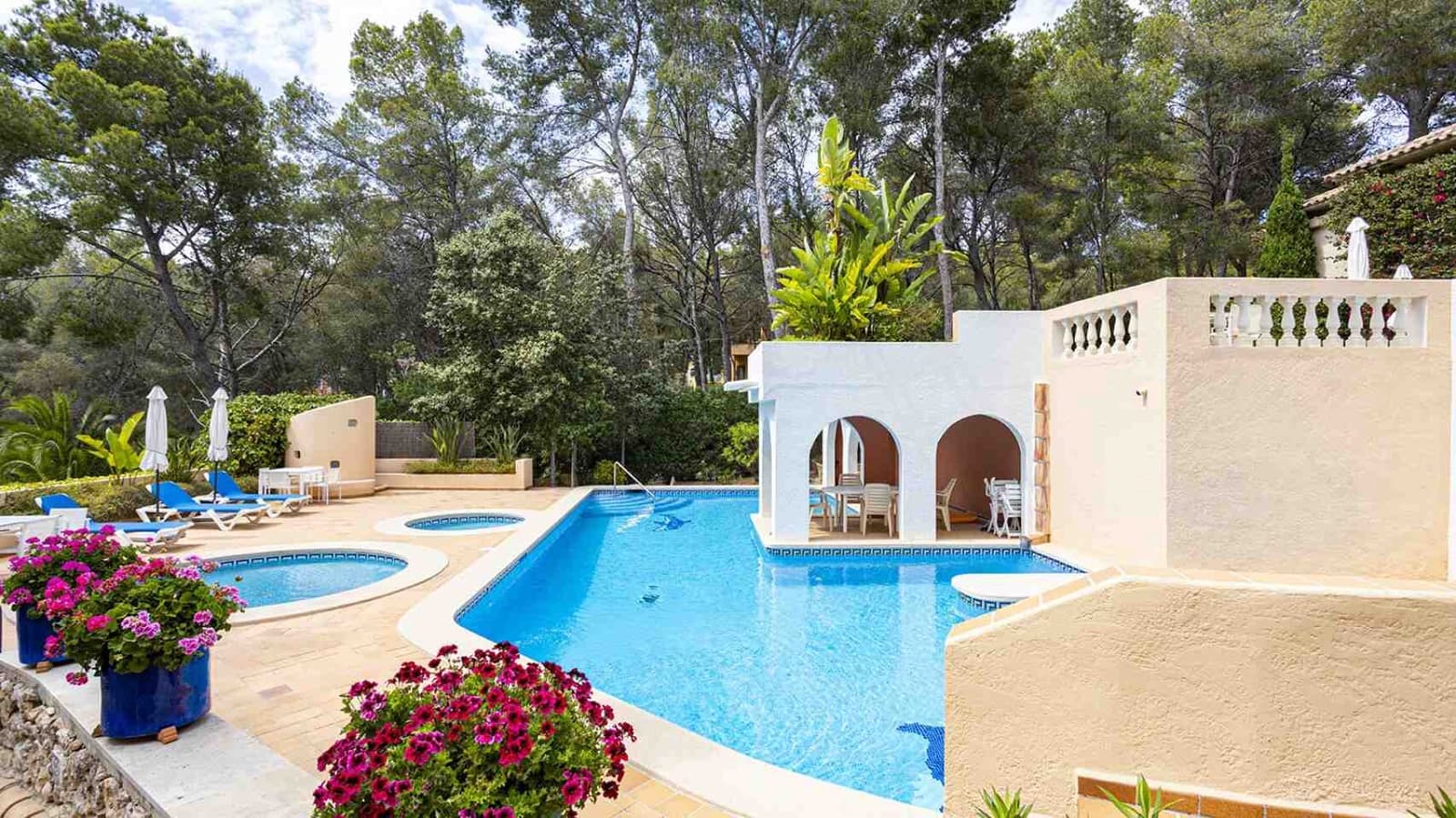 2 soveværelse Lejlighed til salg i Cala Fornells med swimmingpool - € 850.000 (Ref: 9058162)