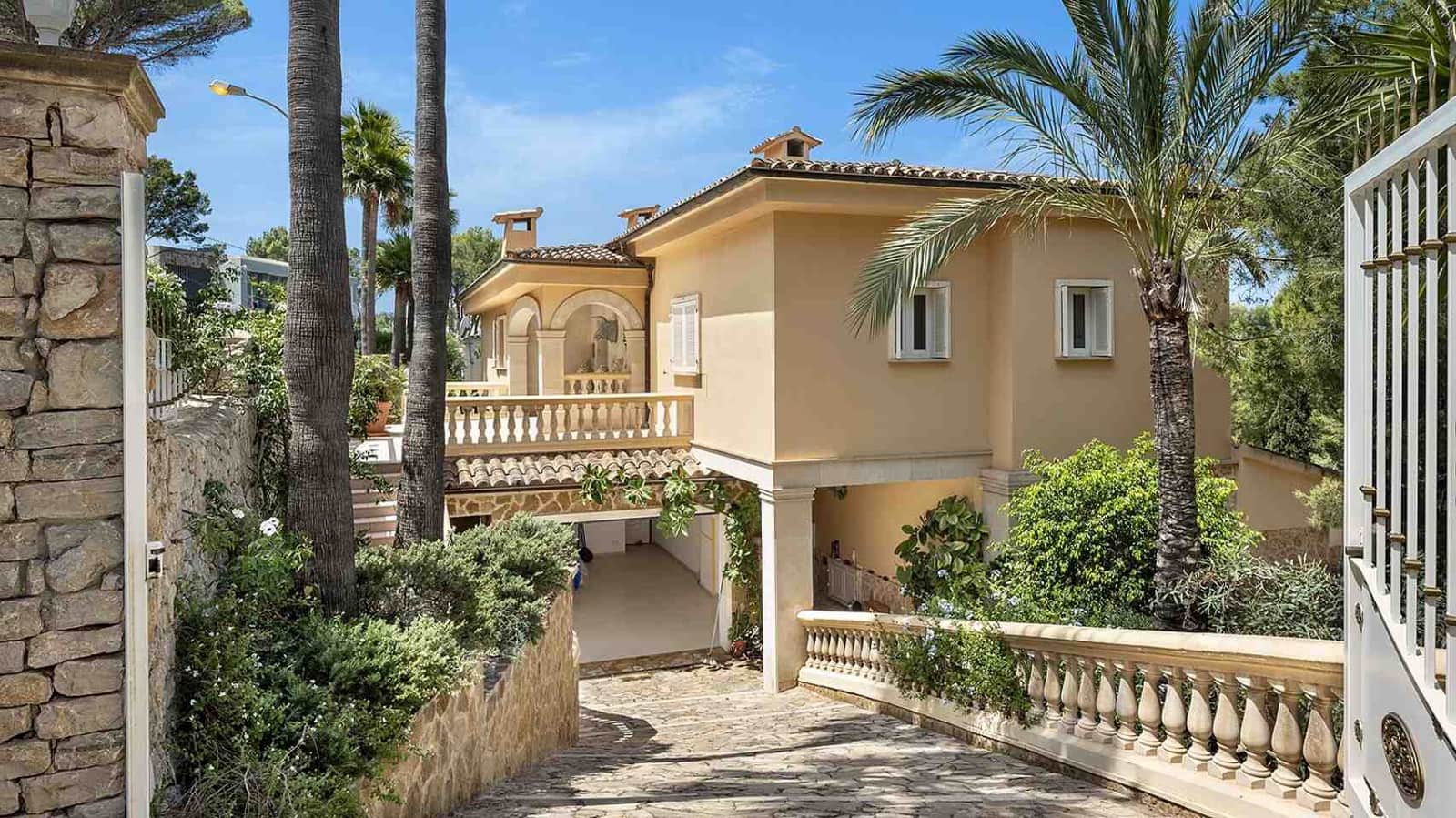 4 soverom Villa til salgs i Costa de la Calma med svømmebasseng garasje - € 2 550 000 (Ref: 9067034)