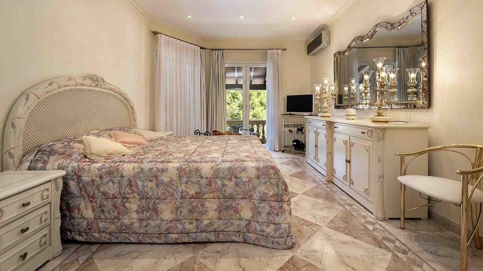 4 soverom Villa til salgs i Costa de la Calma med svømmebasseng garasje - € 2 550 000 (Ref: 9067034)