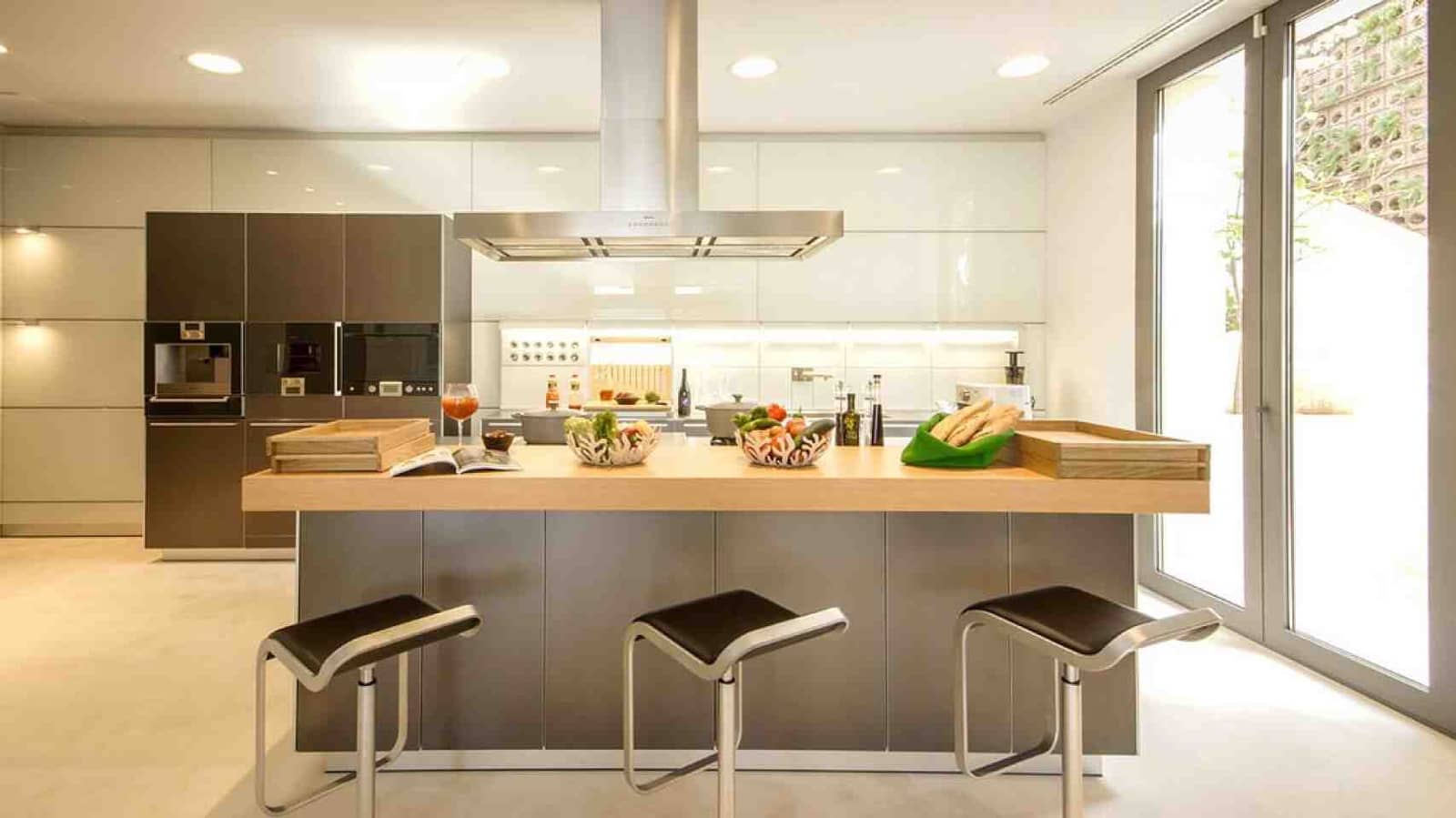 4 soveværelse Villa til salg i Es Camp De Mar / El Camp De Mar med swimmingpool garage - € 11.500.000 (Ref: 9085923)