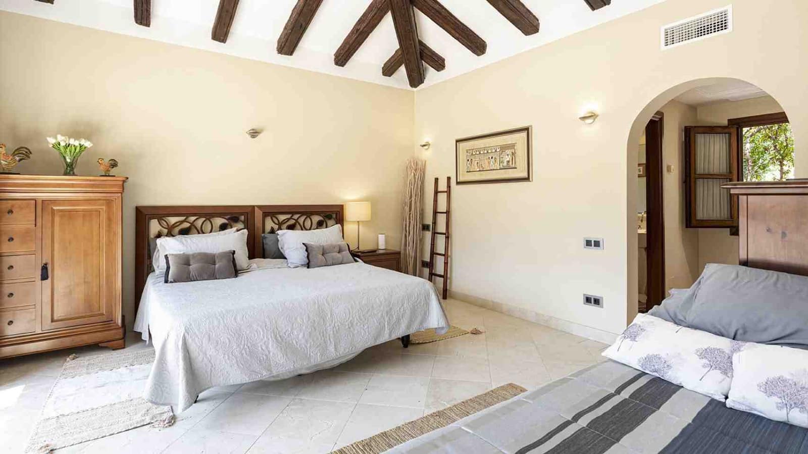 4 slaapkamer Villa te koop in Santa Ponsa met zwembad garage - € 2.630.000 (Ref: 9177009)