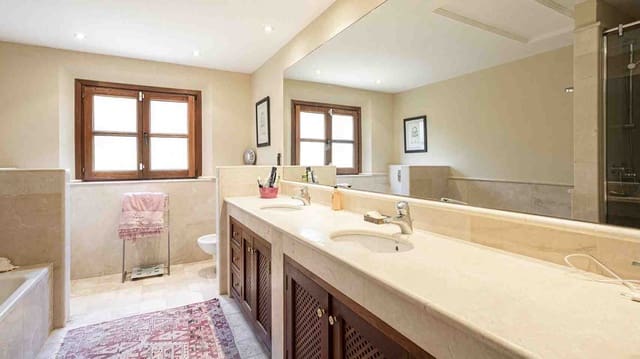 4 slaapkamer Villa te koop in Santa Ponsa, Calvià met zwembad garage - € 2.630.000 (Ref: 9177009)