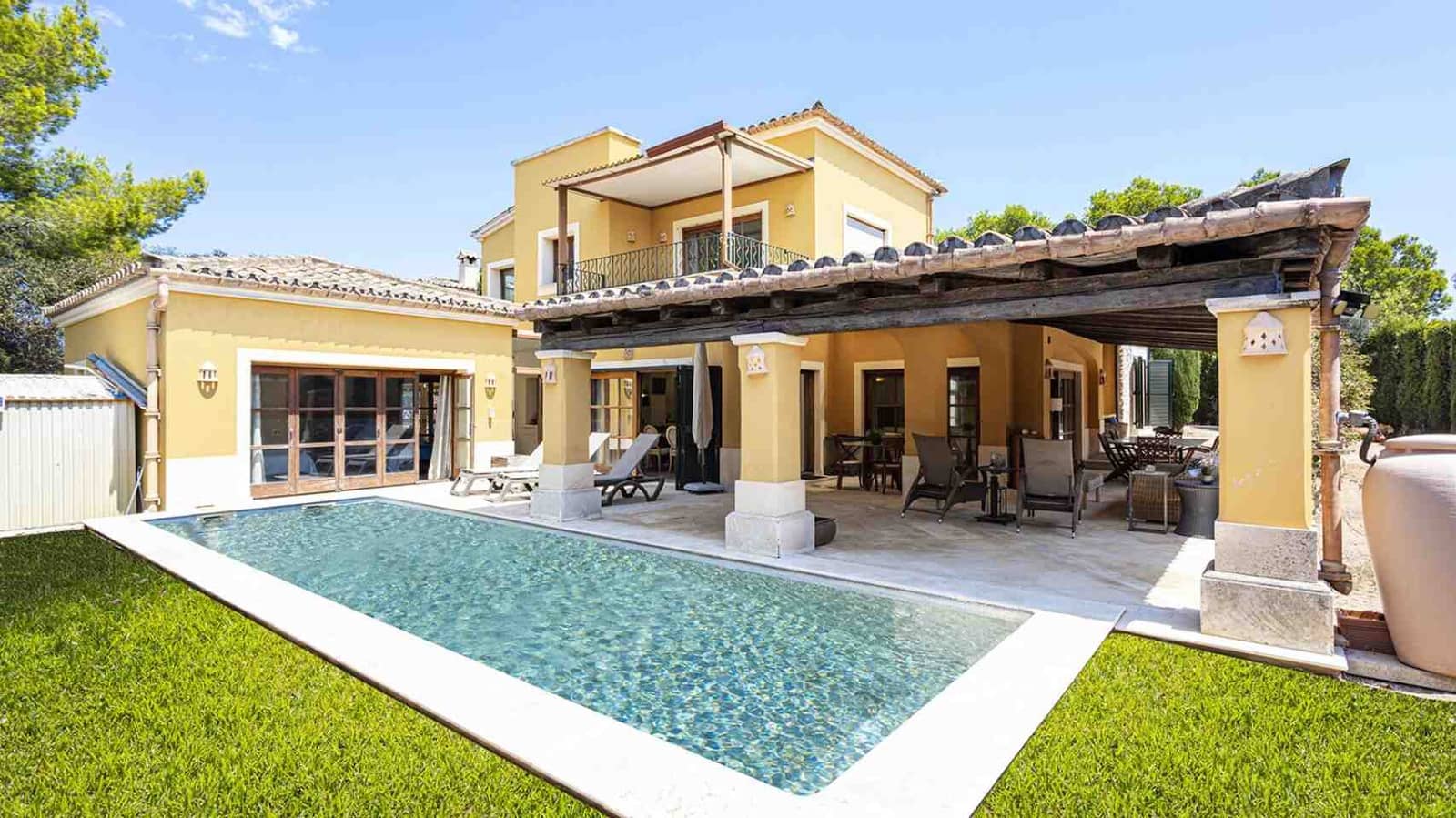 4 slaapkamer Villa te koop in Santa Ponsa met zwembad garage - € 2.630.000 (Ref: 9177009)