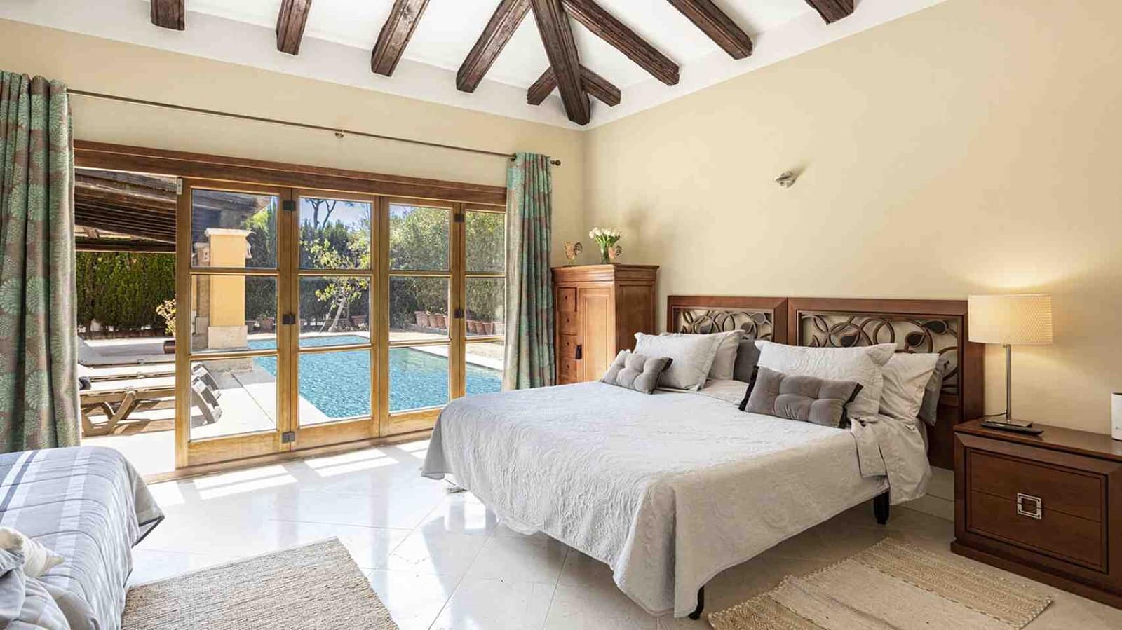 4 slaapkamer Villa te koop in Santa Ponsa met zwembad garage - € 2.630.000 (Ref: 9177009)