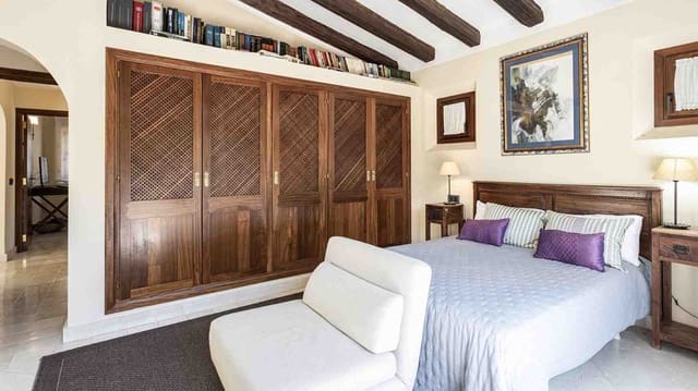 4 slaapkamer Villa te koop in Santa Ponsa, Calvià met zwembad garage - € 2.630.000 (Ref: 9177009)