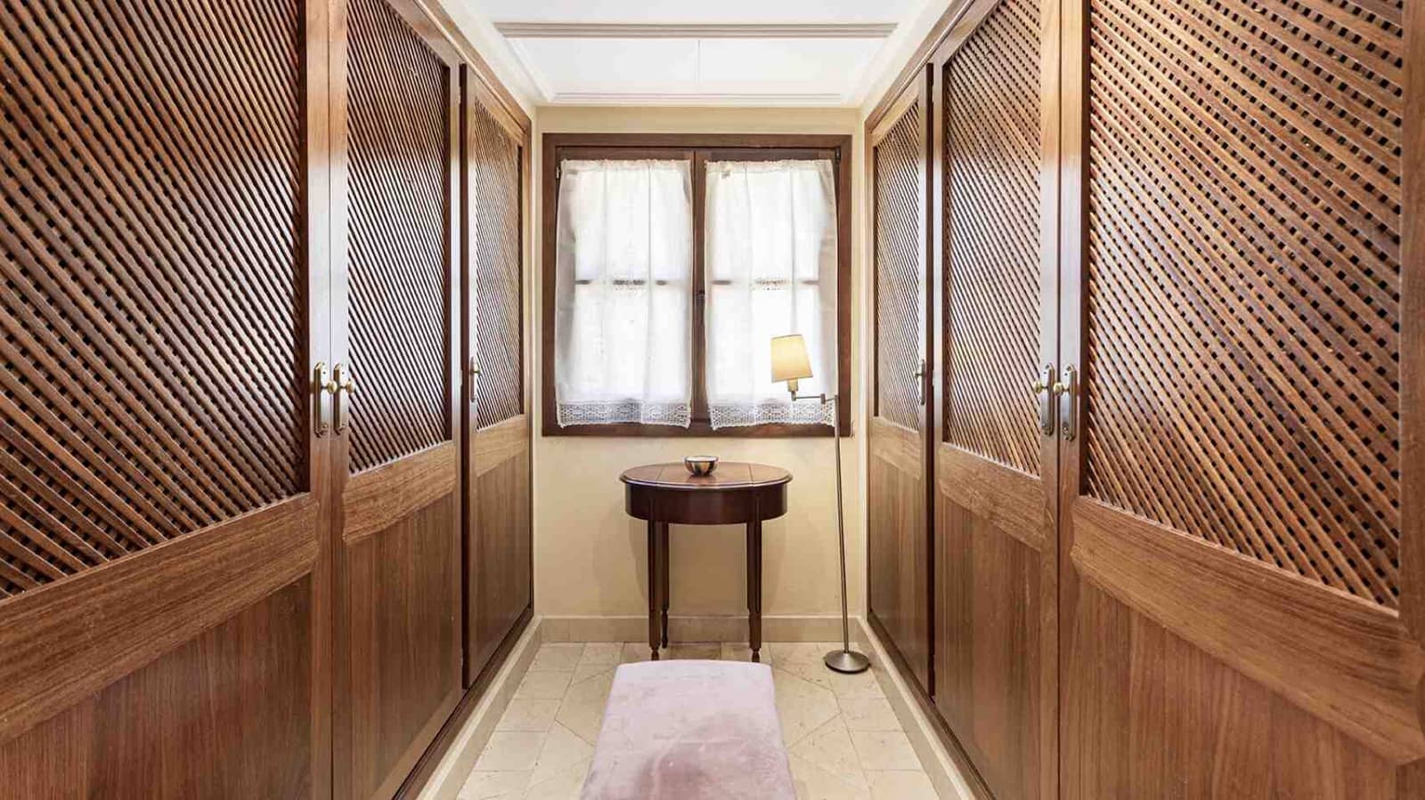 4 slaapkamer Villa te koop in Santa Ponsa met zwembad garage - € 2.630.000 (Ref: 9177009)