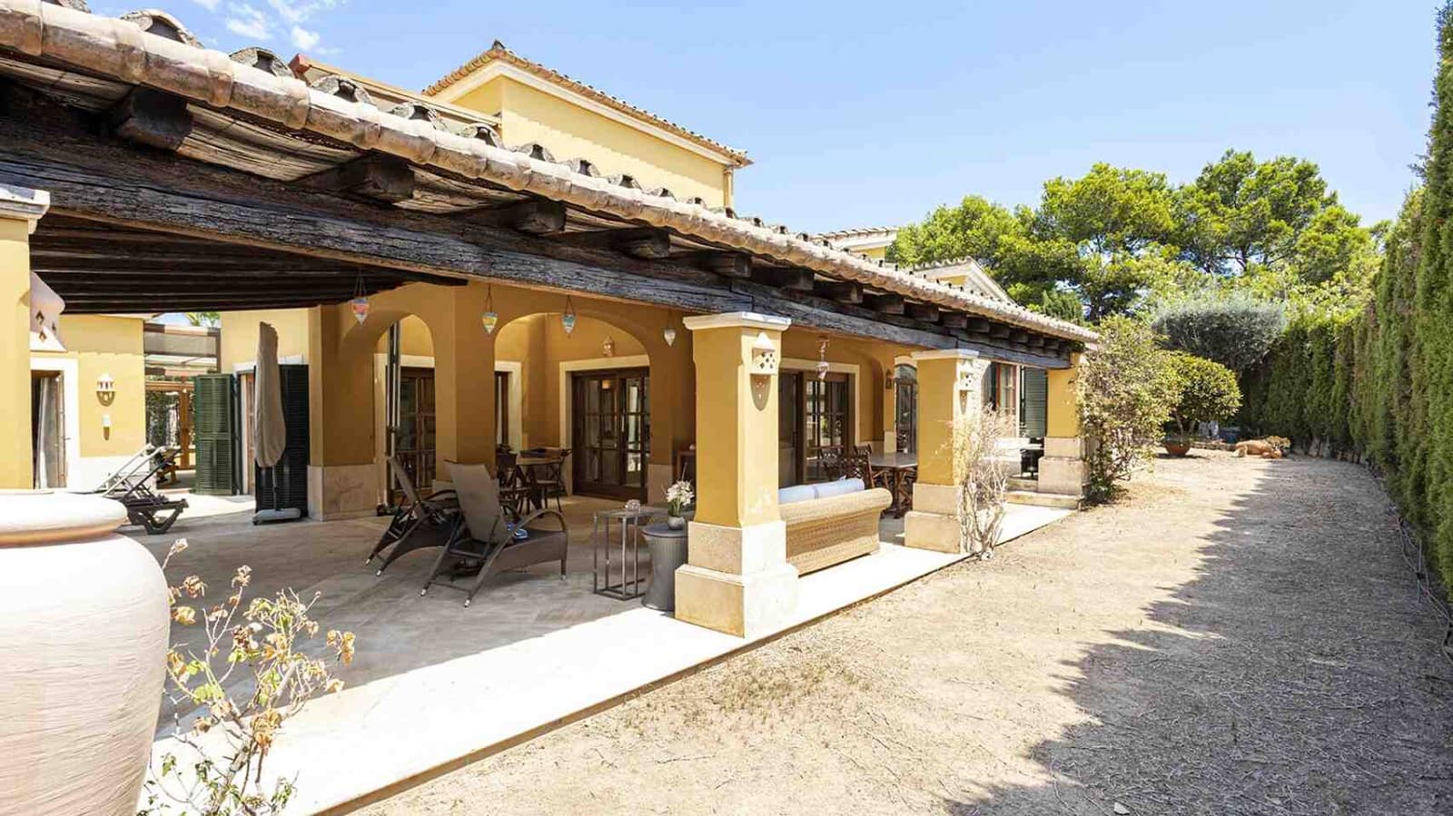 4 slaapkamer Villa te koop in Santa Ponsa met zwembad garage - € 2.630.000 (Ref: 9177009)