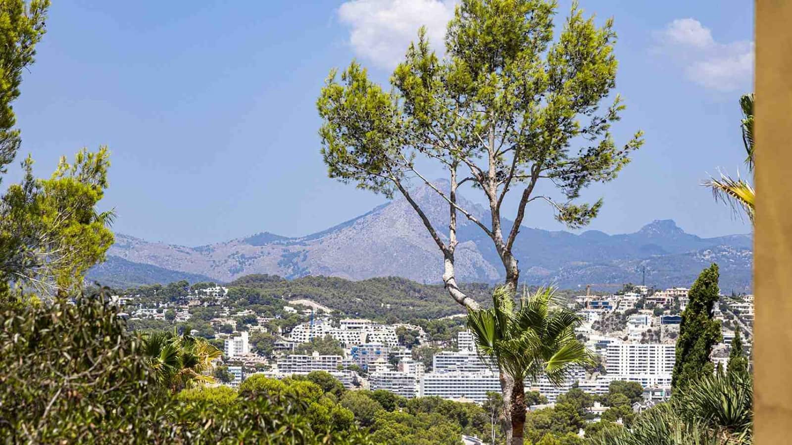 4 slaapkamer Villa te koop in Santa Ponsa met zwembad garage - € 2.630.000 (Ref: 9177009)