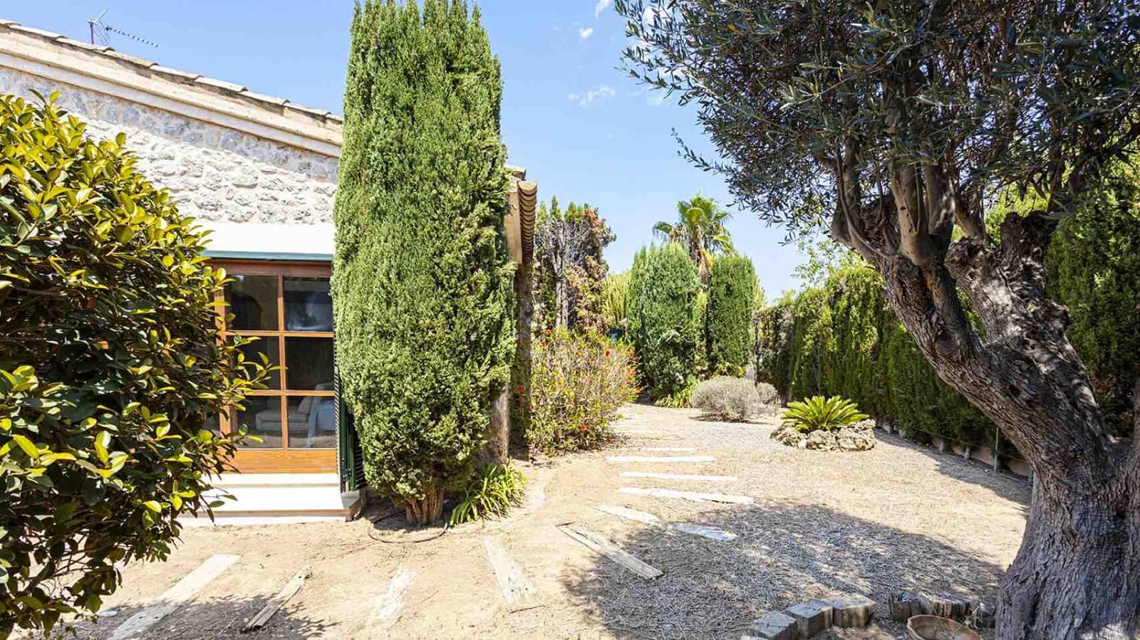 4 slaapkamer Villa te koop in Santa Ponsa met zwembad garage - € 2.630.000 (Ref: 9177009)