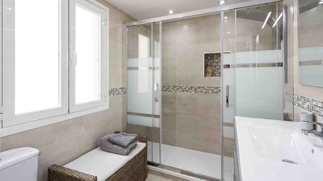 2 slaapkamer Appartement te koop in Santa Ponsa, Calvià met zwembad - € 659.000 (Ref: 9246038)