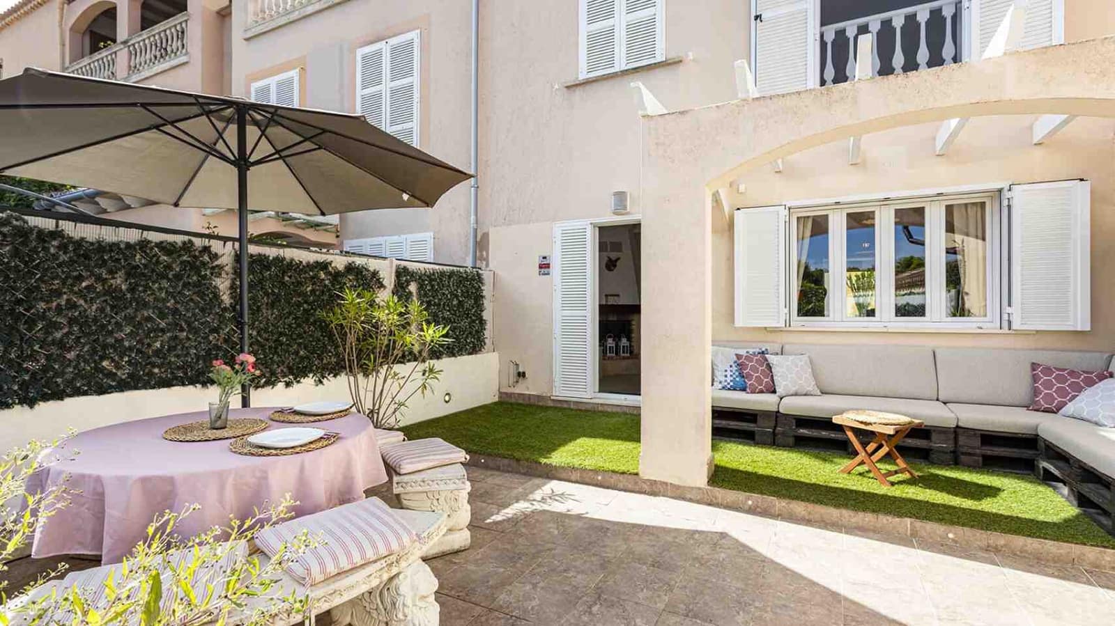 2 slaapkamer Appartement te koop in Santa Ponsa met zwembad - € 659.000 (Ref: 9246038)