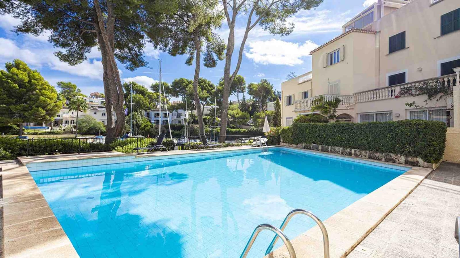 2 slaapkamer Appartement te koop in Santa Ponsa met zwembad - € 659.000 (Ref: 9246038)
