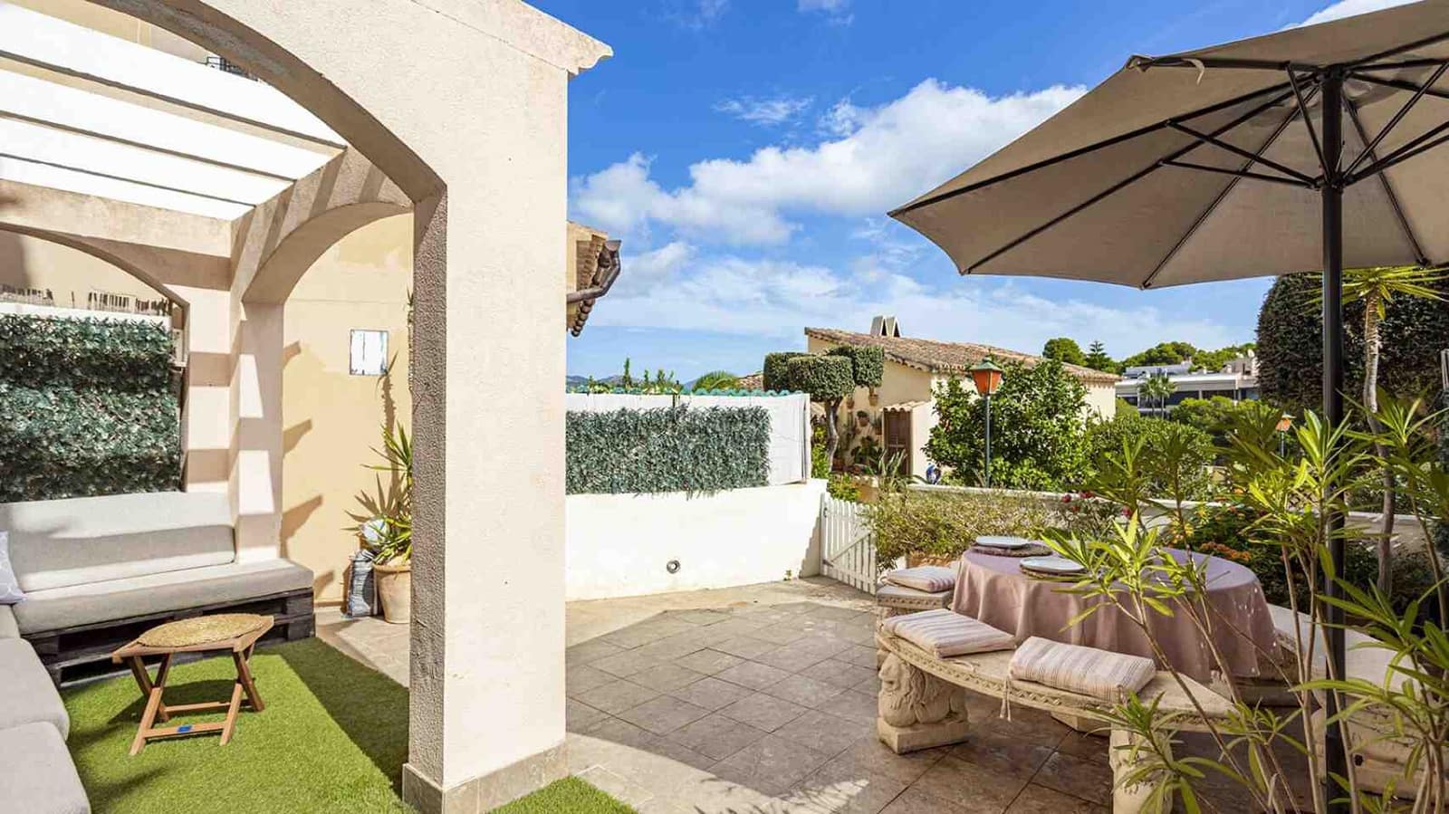 2 slaapkamer Appartement te koop in Santa Ponsa met zwembad - € 659.000 (Ref: 9246038)