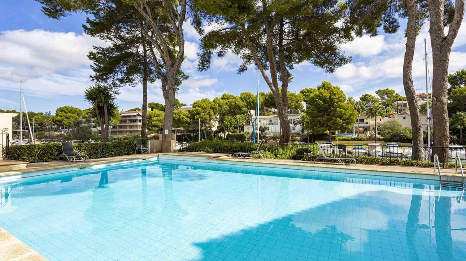 2 slaapkamer Appartement te koop in Santa Ponsa met zwembad - € 659.000 (Ref: 9246038)