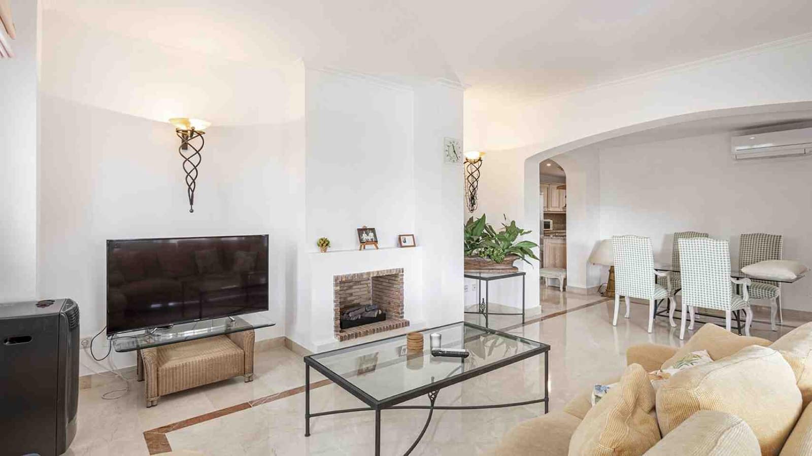 2 slaapkamer Appartement te koop in Santa Ponsa met zwembad - € 699.000 (Ref: 9271564)