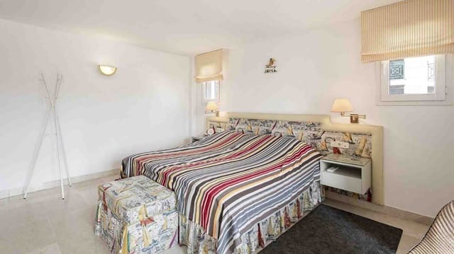 2 slaapkamer Appartement te koop in Santa Ponsa, Calvià met zwembad - € 699.000 (Ref: 9271564)