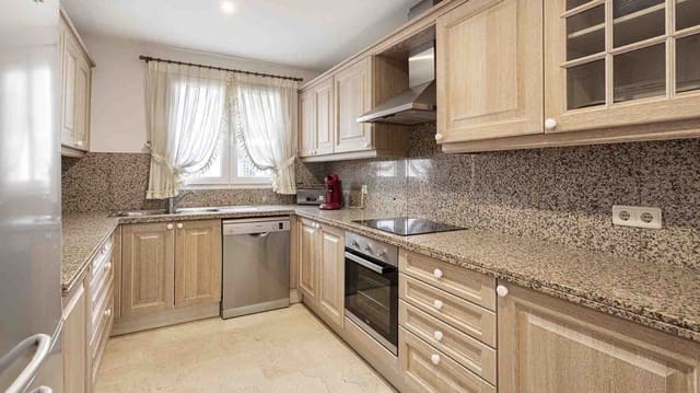 2 slaapkamer Appartement te koop in Santa Ponsa, Calvià met zwembad - € 699.000 (Ref: 9271564)