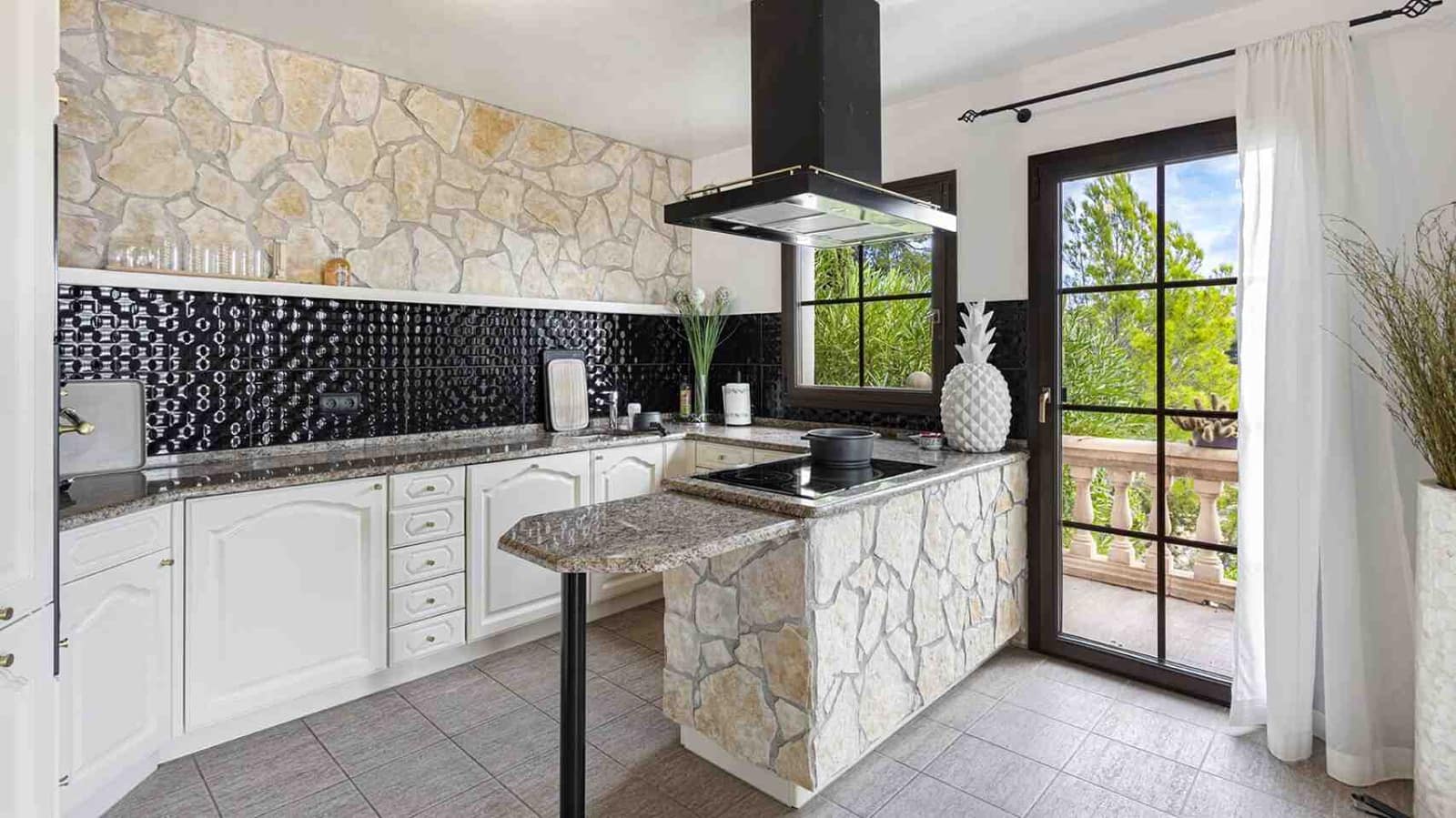 4 soverom Villa til salgs i Costa de la Calma med svømmebasseng garasje - € 2 490 000 (Ref: 9288297)