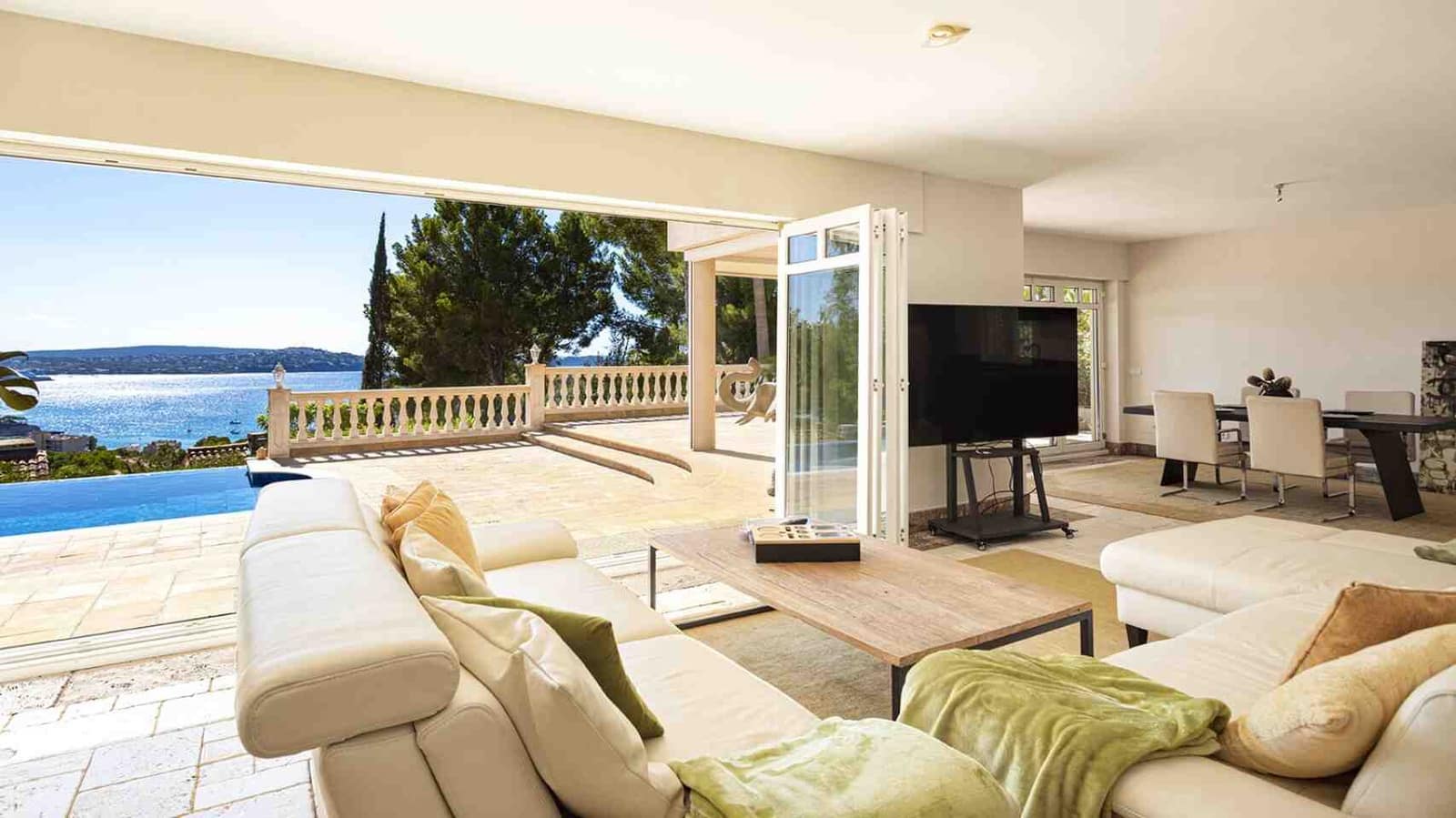 4 bedroom Villa for sale in Peguera / Paguera with pool - € 2,850,000 (Ref: 9295072)