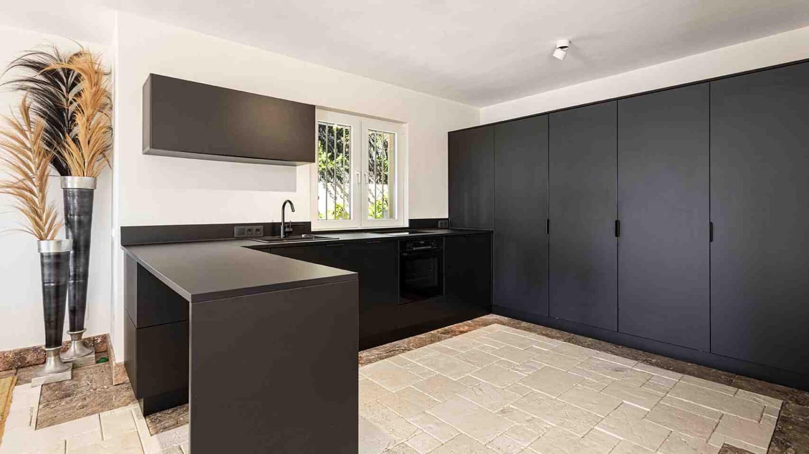 4 bedroom Villa for sale in Peguera / Paguera with pool - € 2,850,000 (Ref: 9295072)