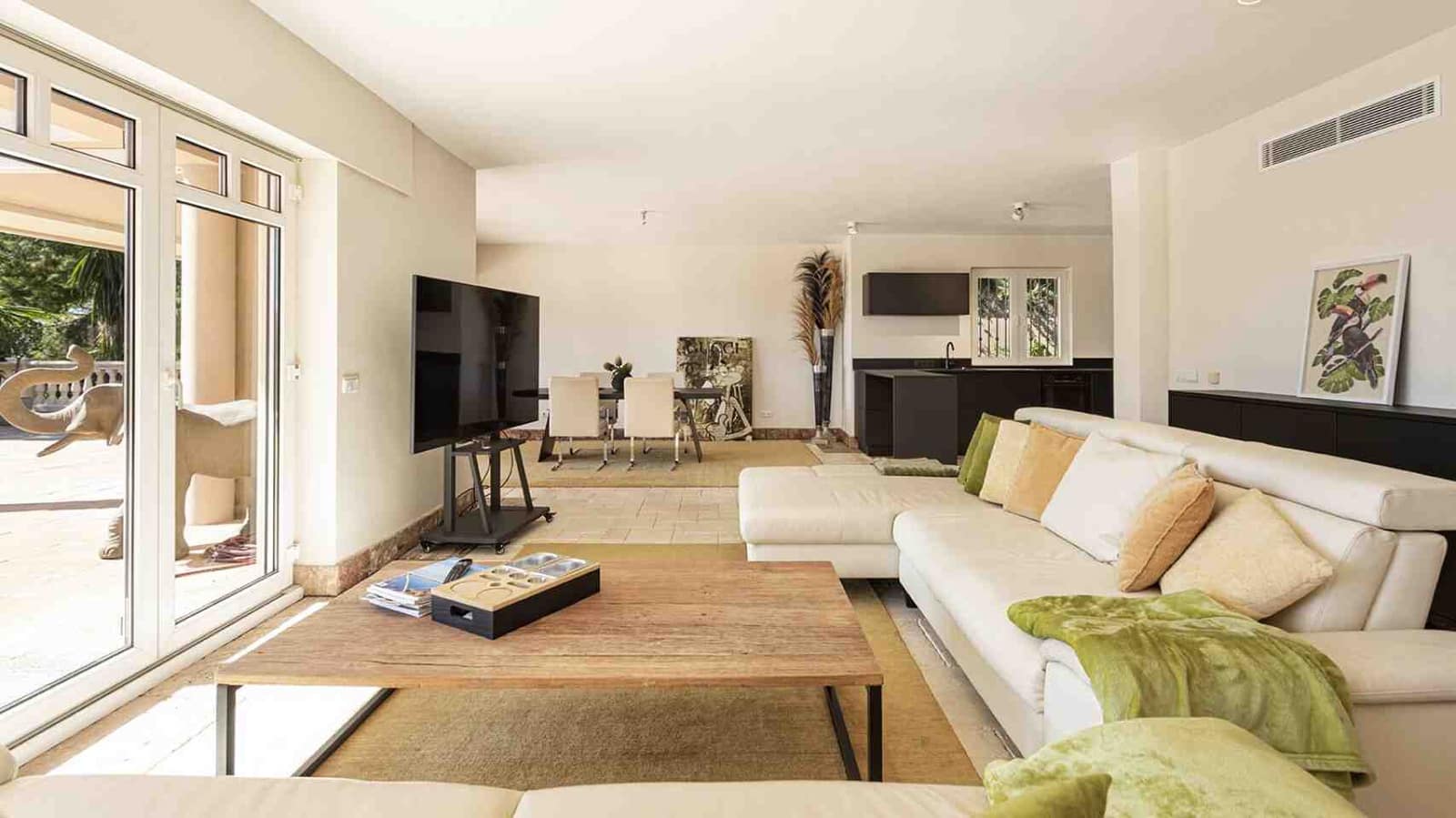 4 bedroom Villa for sale in Peguera / Paguera with pool - € 2,850,000 (Ref: 9295072)